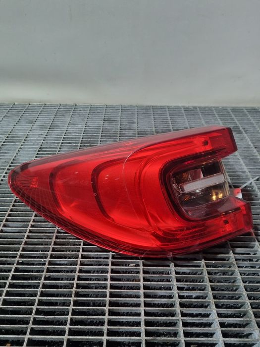 Stop Stanga Renault Kadjar 2015 - 2018 SUV 4 Usi (1630) Cu led 265552478R Garantie