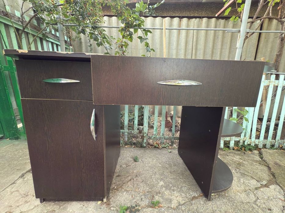 Письменный стол(yozma jadval)