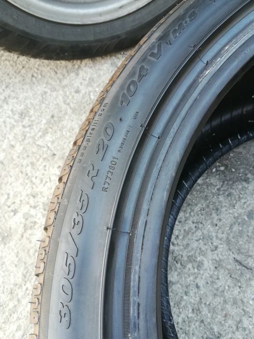 Нови  305/35/20 Pirelli dot1713