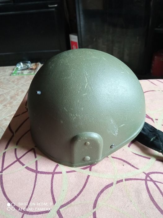 Кевларена военна каска
