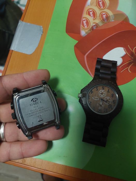 Vand ceasuri 50 de lei bucata