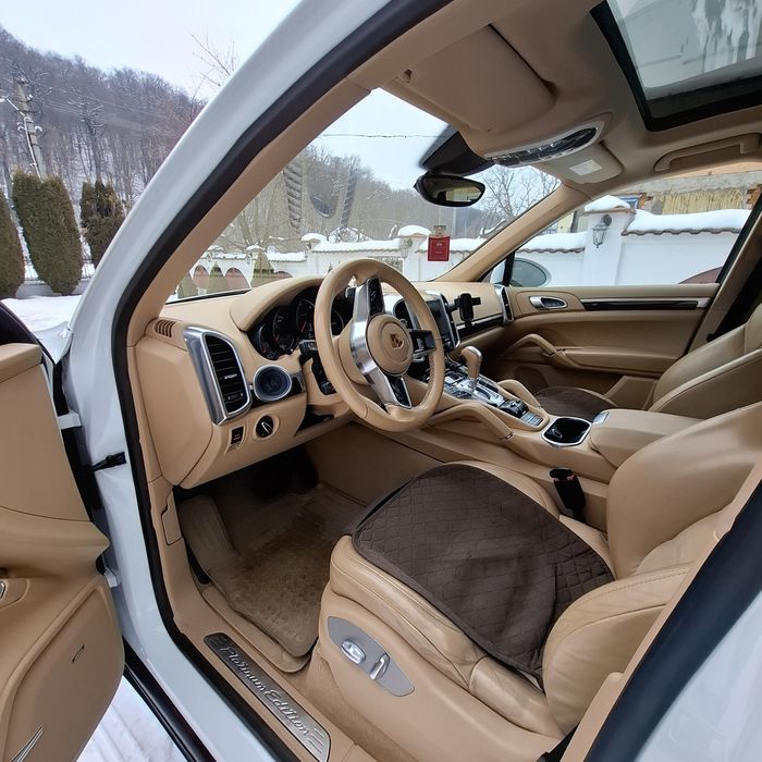 Ofer spre vanzare  Porsche cayenne 2019 ,127000 km , RECENT  ADUS