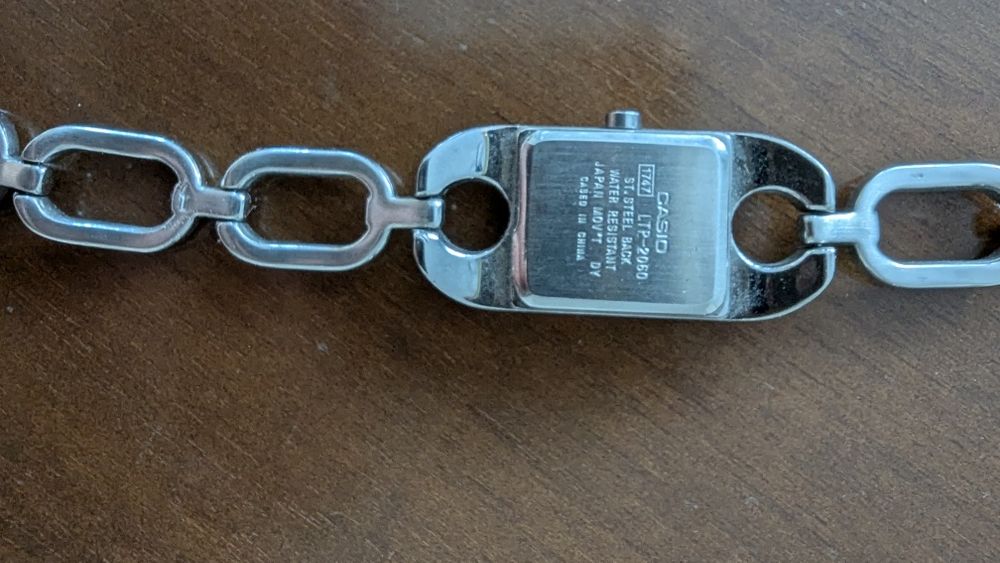 Дамски часовник Casio