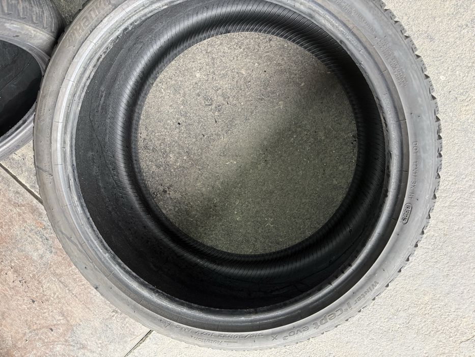 315/30 R22 + 275/35 R22 HANKOOK WINTERCEPT EVO anvelope BMW X5 X6