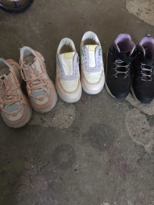 Lot adidași fata