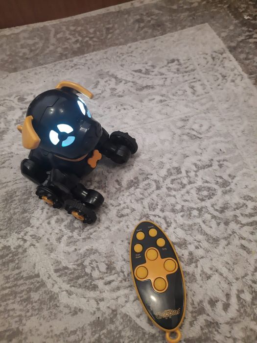 Робот  пёс  чапи