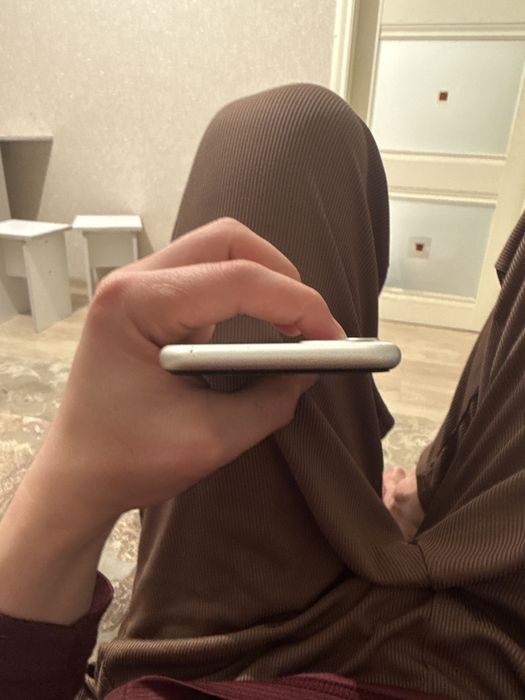 Iphone 11 б/у продаеться