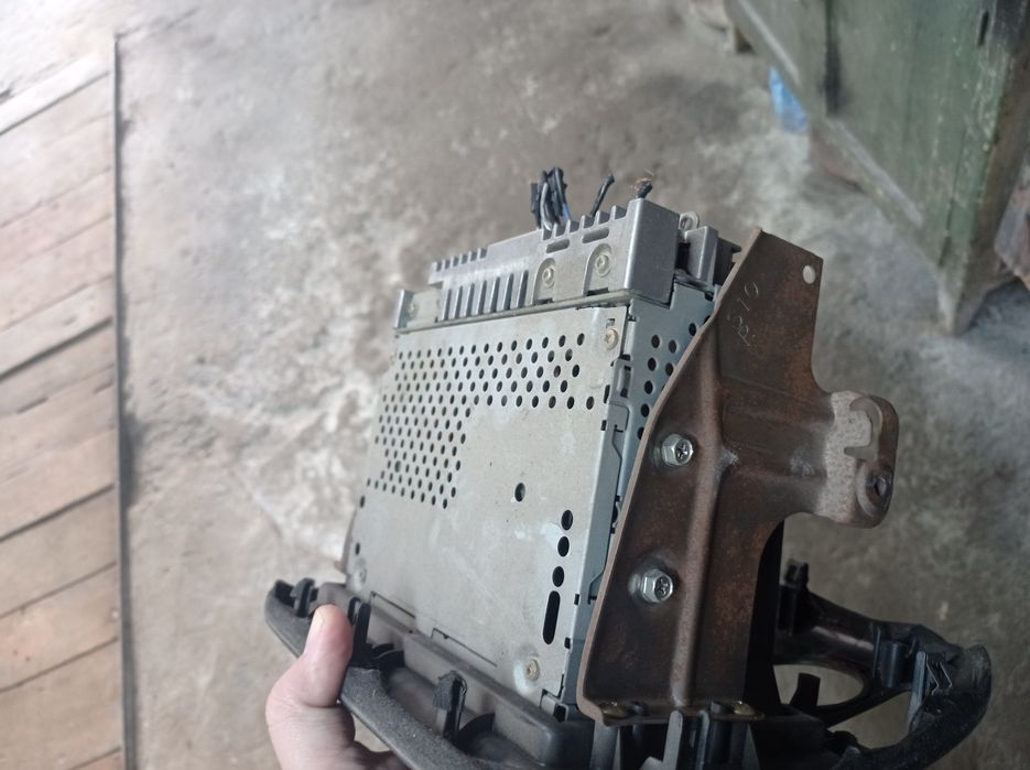 Продам родную магнитолу