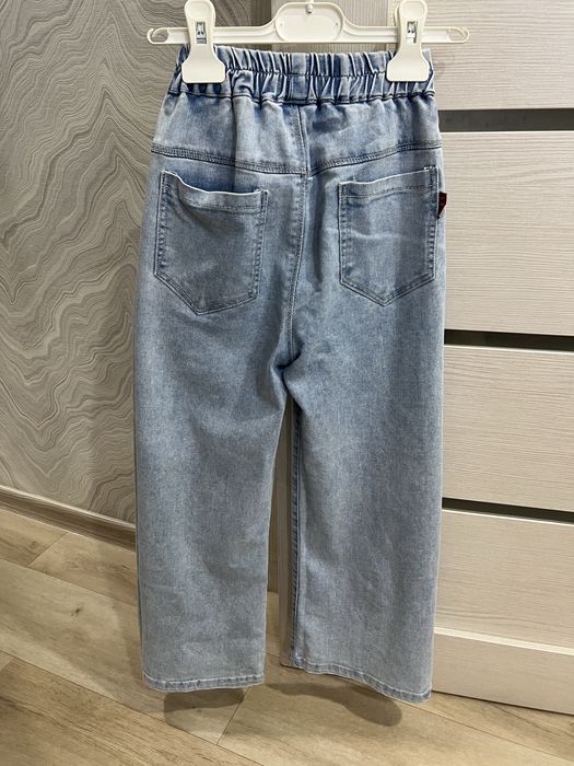 Джинсы на девочку 130-140 рост