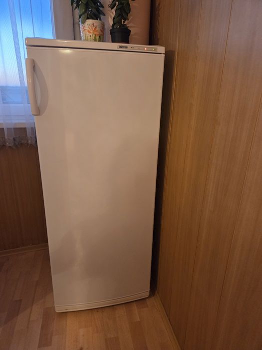 Продам  морозильную камеру