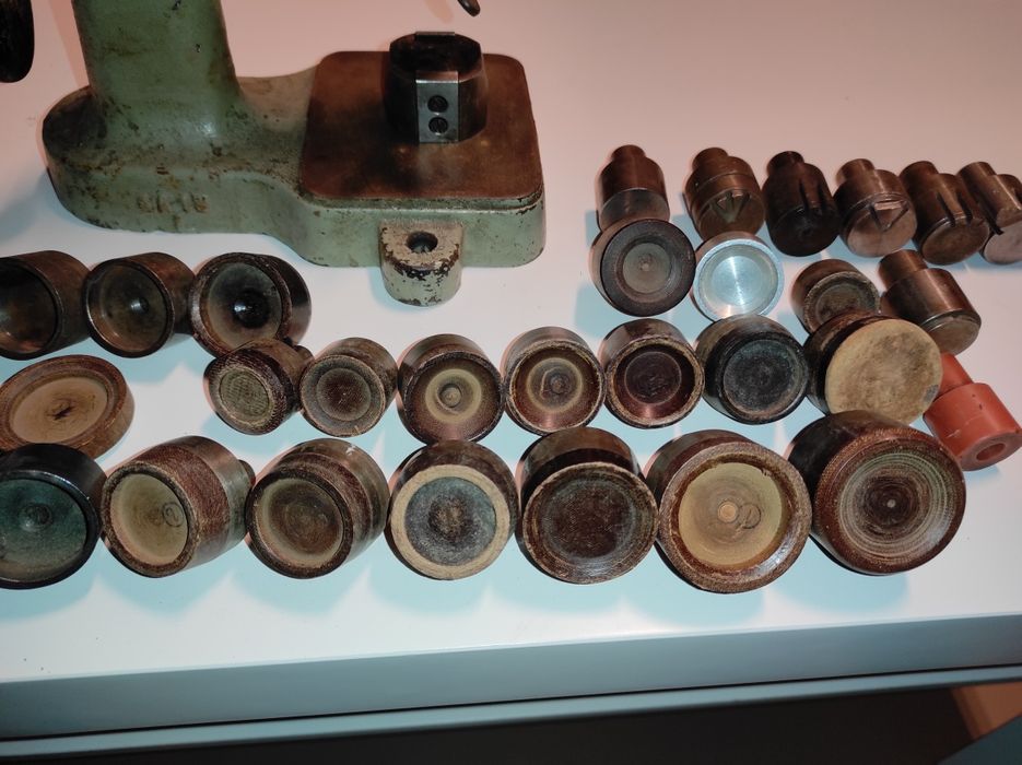 Немска ретро текстилна преса – над 10 кг, с много приставки