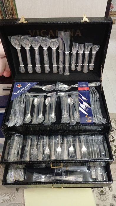 Продам столовый набор