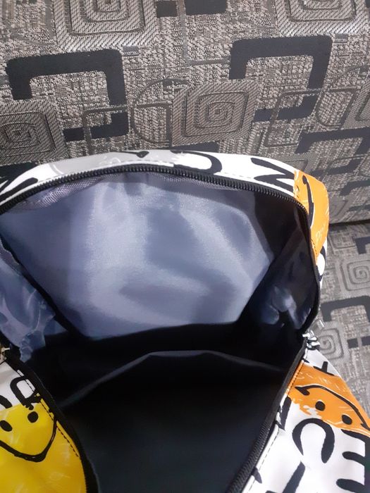 Продам рюкзак школьный