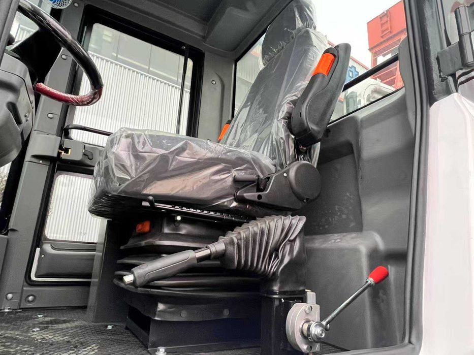 1,5 куба погрузчик MAXBULL - SW945