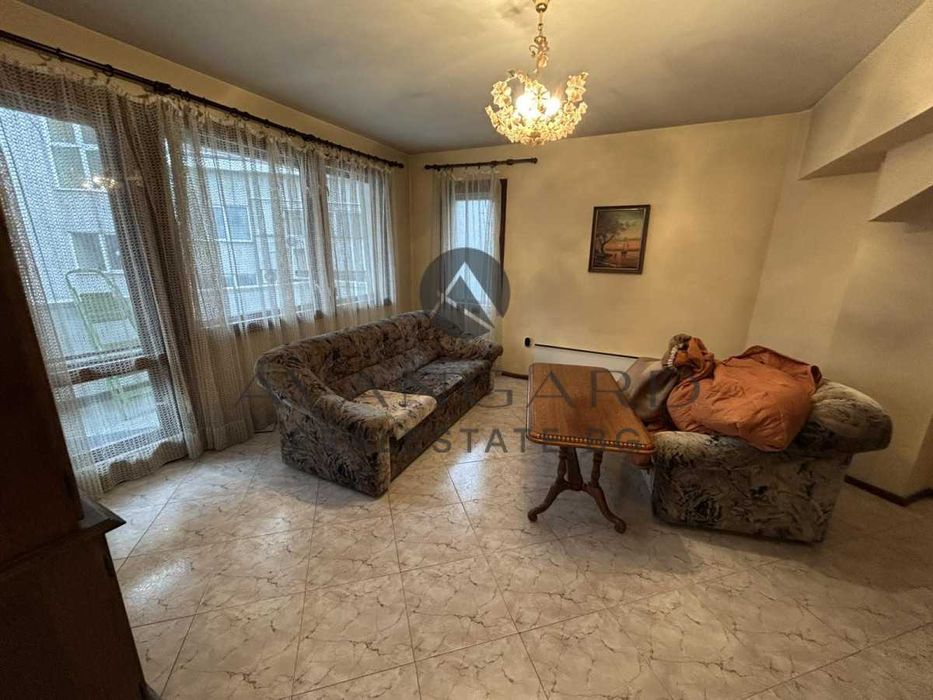 Продава се Тристаен апартамент в Пловдив, Кършияка - 104 кв.м за 1827 €/кв.м - Снимка #1