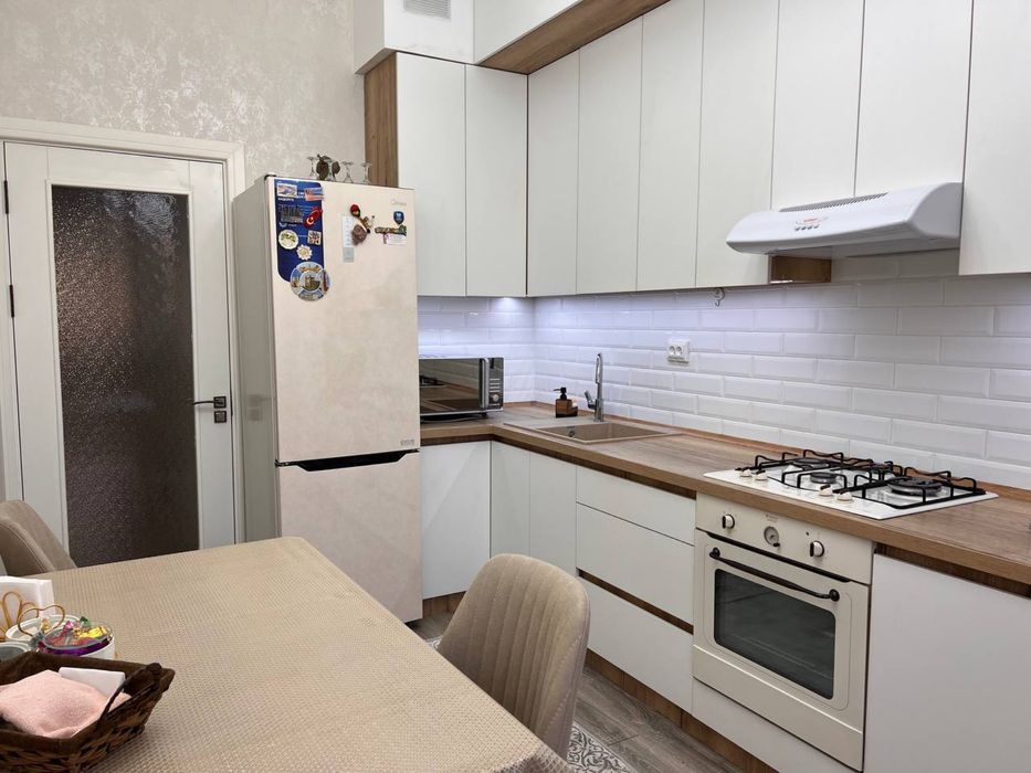 Сдается своя 2-комнатная квартира (Кадышева)