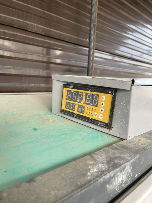 Инкубатор продам