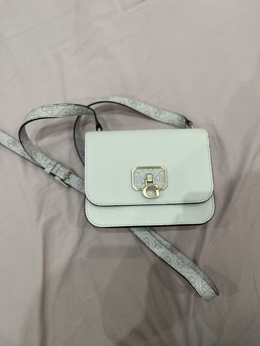 Guess дамска чанта