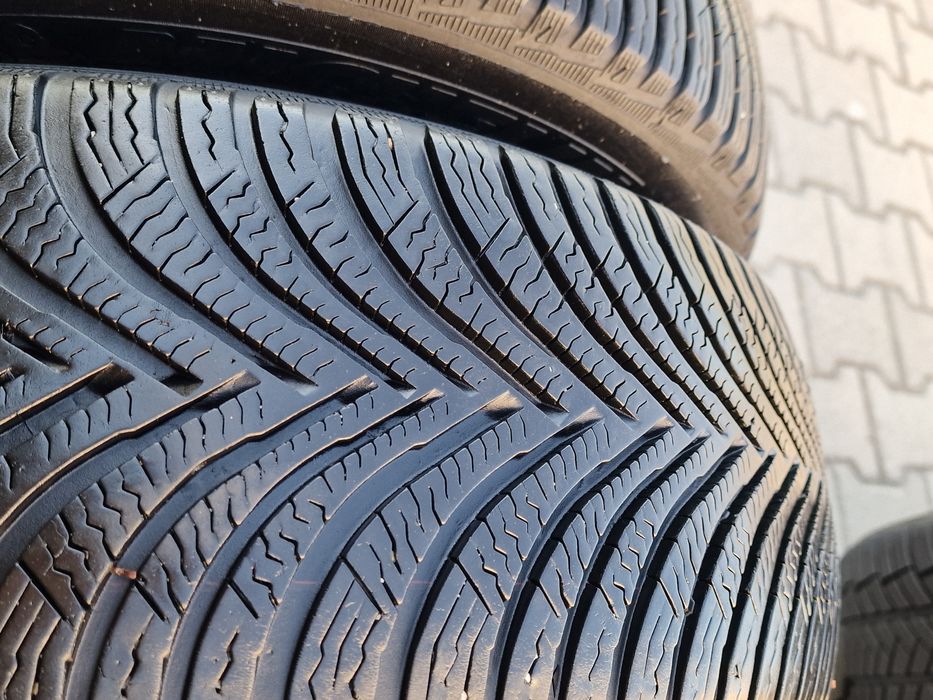 205 60 16 Michelin 2 бр.