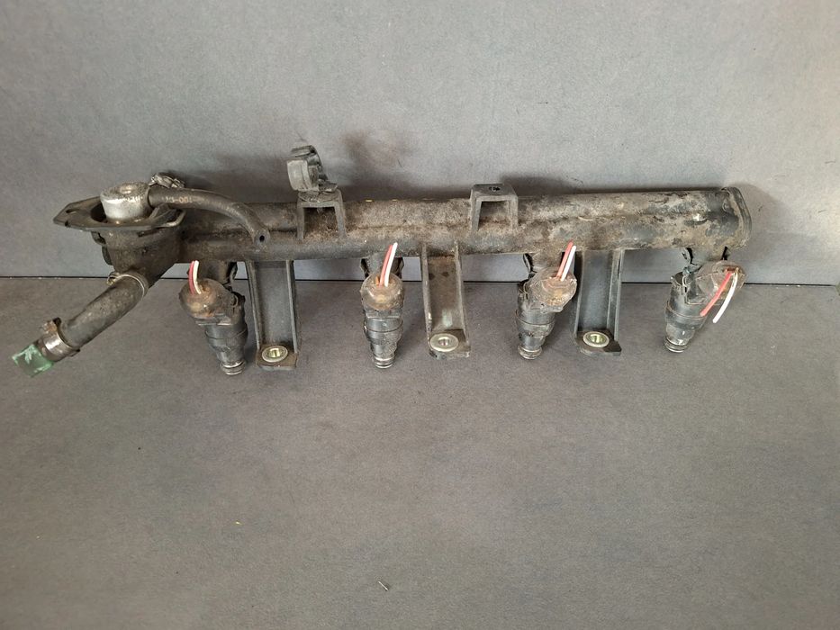 Rampa injectoare Peugeot 406 1.8 MT (117 hp)