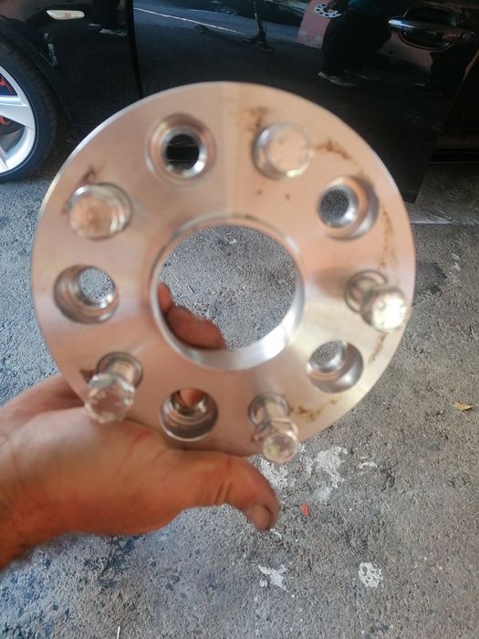 Продавам алуминиеви фланци 25мм, 5х130 Audi Vw