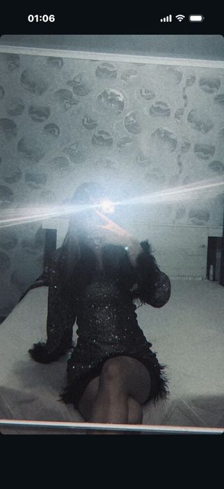 Блестящее платье