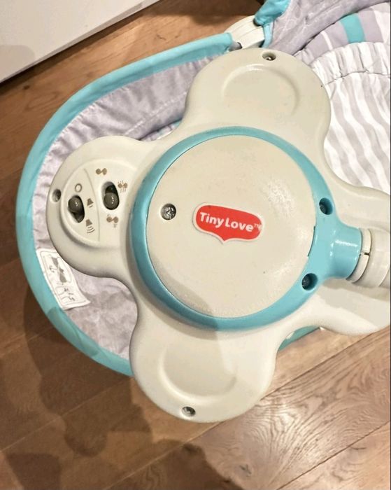 Кош за бебе/музикален шезлонг Tiny Love