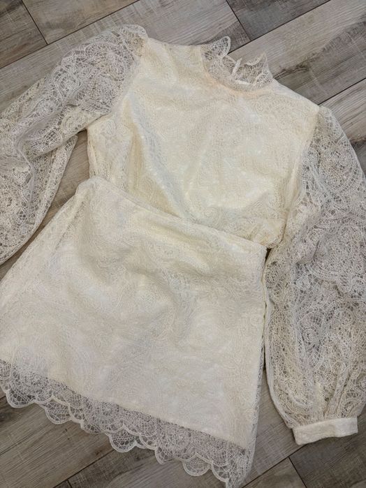 Costum din dantela fusta si camasa