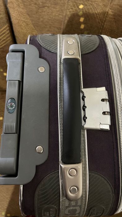 Лилав куфар  за багаж