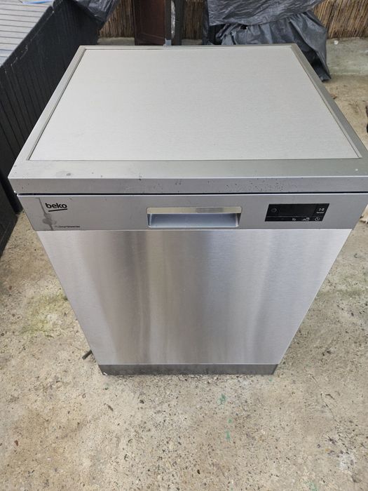 Masina spalat vase Beko DFN16410X