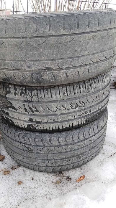 Продам шины 245/45R18