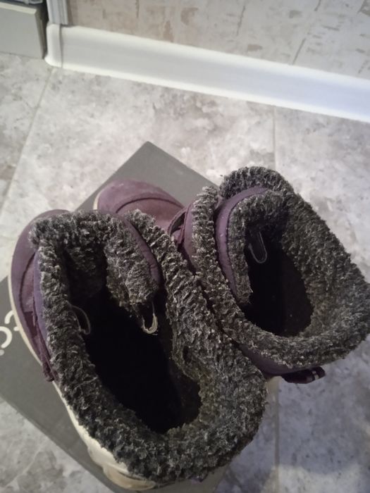 Продам детский ботинки