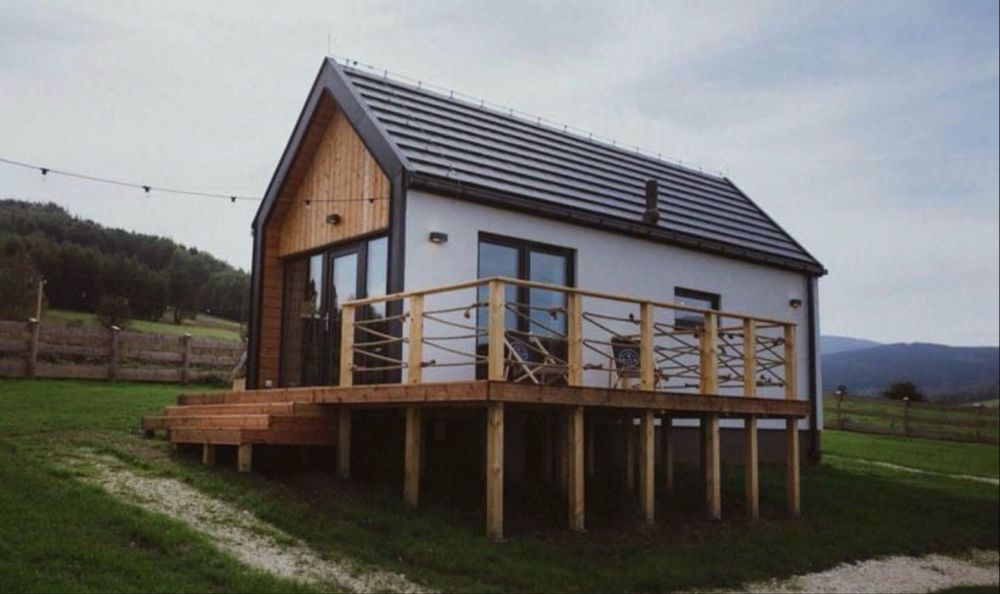 Cabane tip casa sau Aframe la cheie