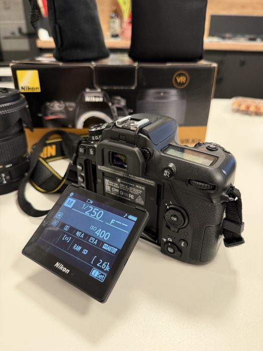 Nikon D7500 + obiective 18-200, 50mm, 17-50 f2.8