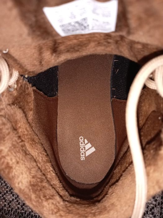 Продам  кроссовки  Adidas  оригинал  р.46