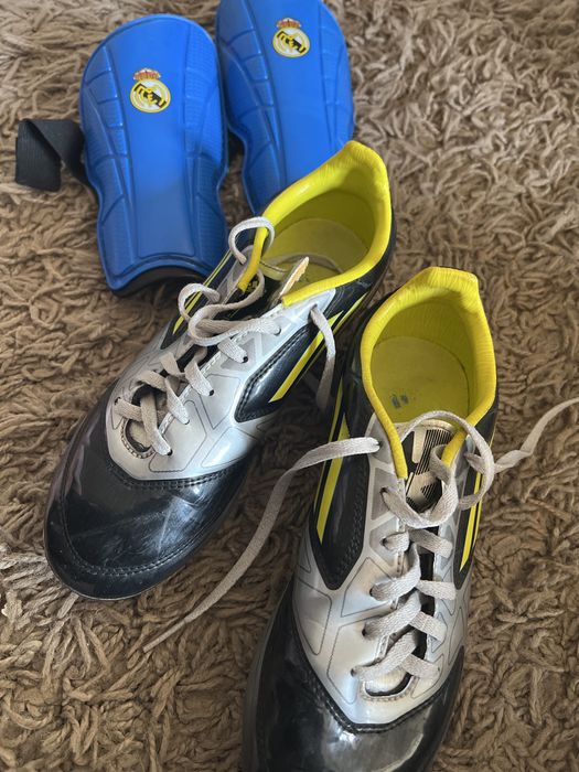 Обувки Adidas F50