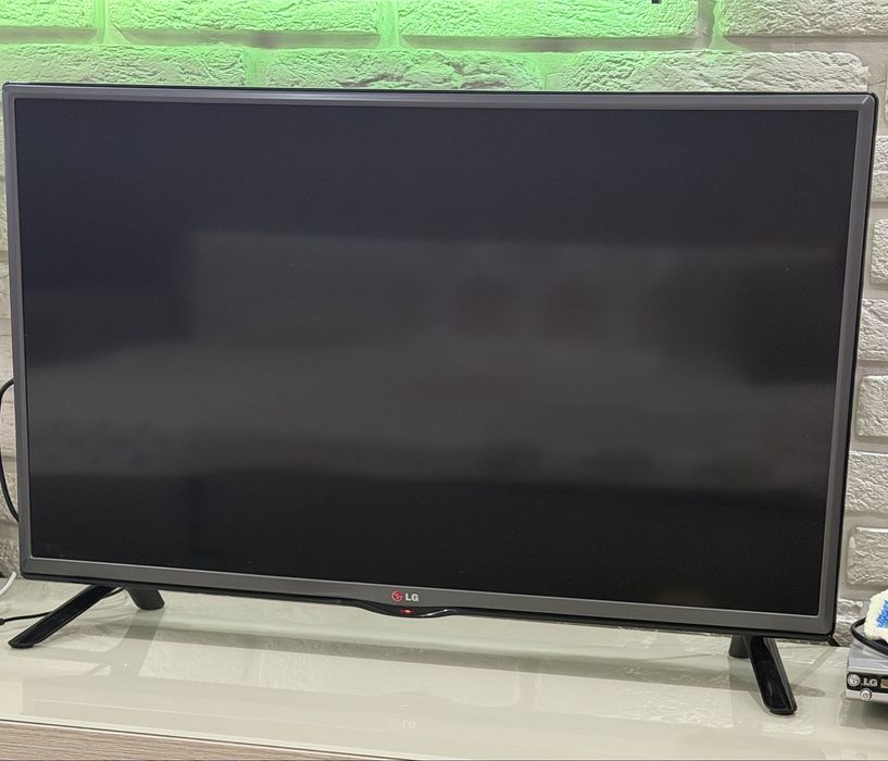Телевизор lg ,б/у .к ниму есть устройство для интернета и доступ к вай