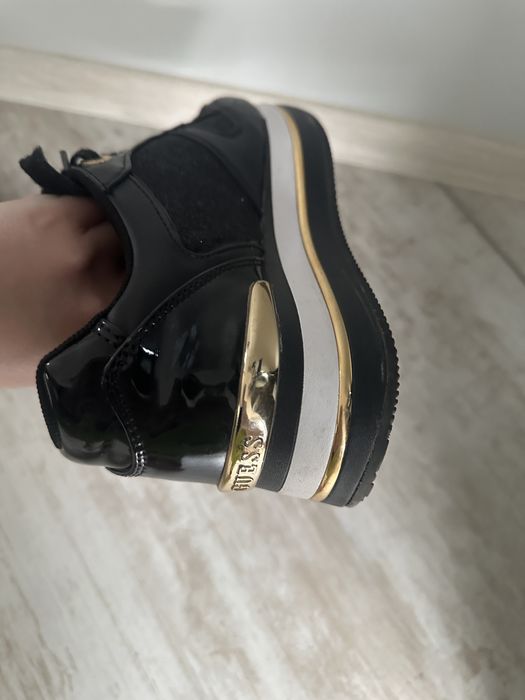 Дамски маратонки/обувки Guess