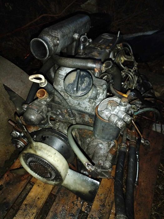 Vand motor mercedes vario complect cu cutie de viteza  pret 4500 lei