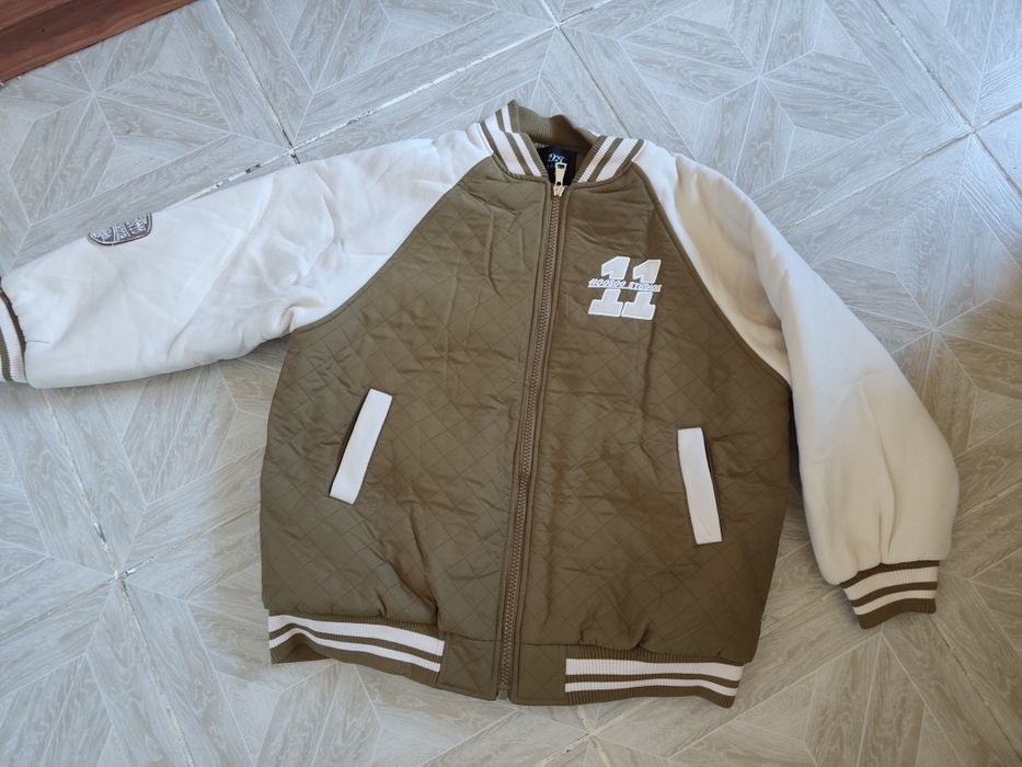 Продам куртку новую