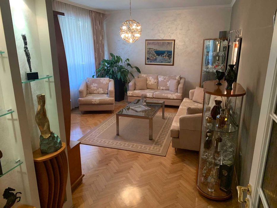 Продава се Многостаен апартамент в Бургас, Център - 183 кв.м за 1749 €/кв.м - Снимка #11