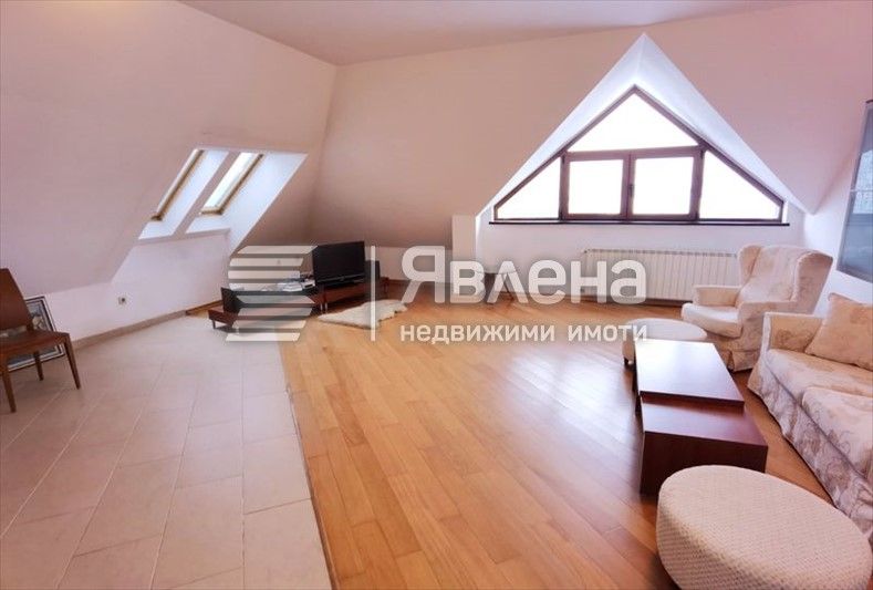 Продава се Тристаен апартамент в Банско - 137 кв.м за 796 €/кв.м - Снимка #1