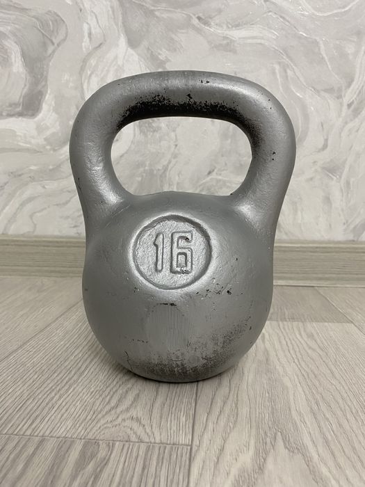 Гиря 16 кг.чугунная. 24 кг