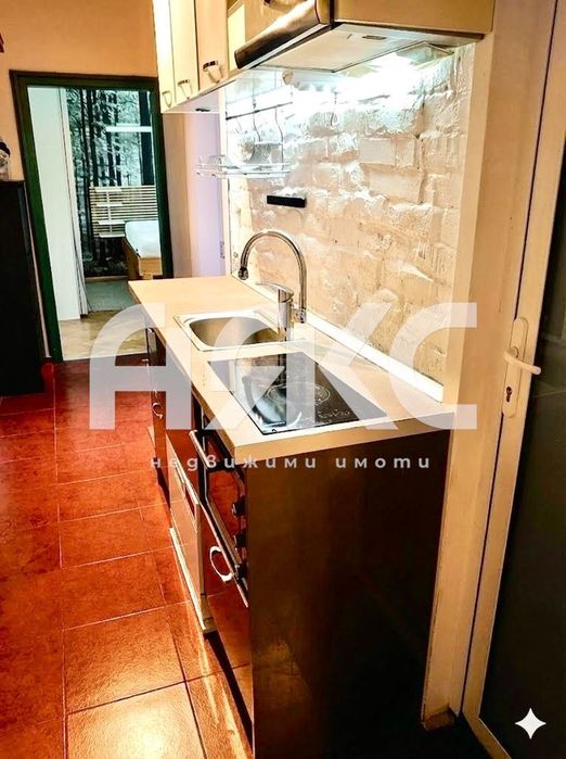 Продава се Тристаен апартамент в София, Изгрев - 65 кв.м за 1946 €/кв.м - Снимка #3