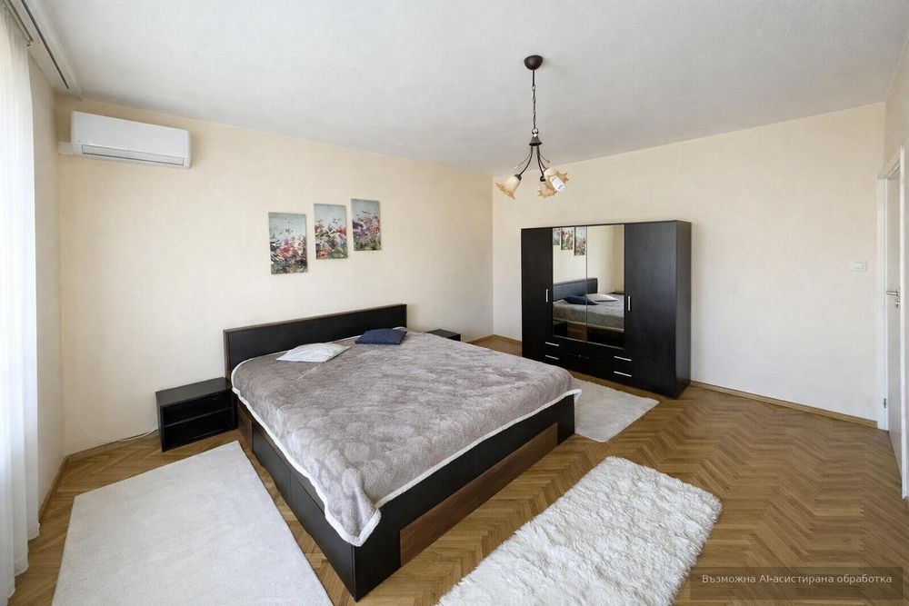 Тристаен апартамент под наем в Център