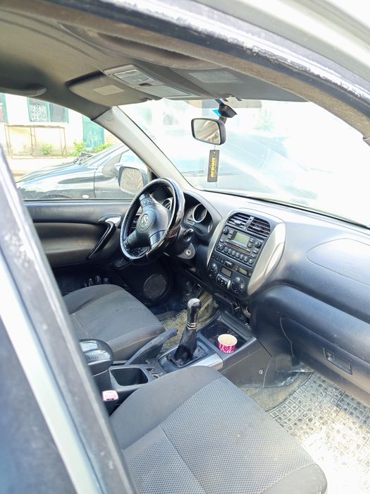 Mercedes Toyota rav 4