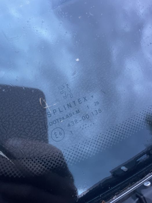 Челно стъкло за пежо 206 цц peugeot 206 cc