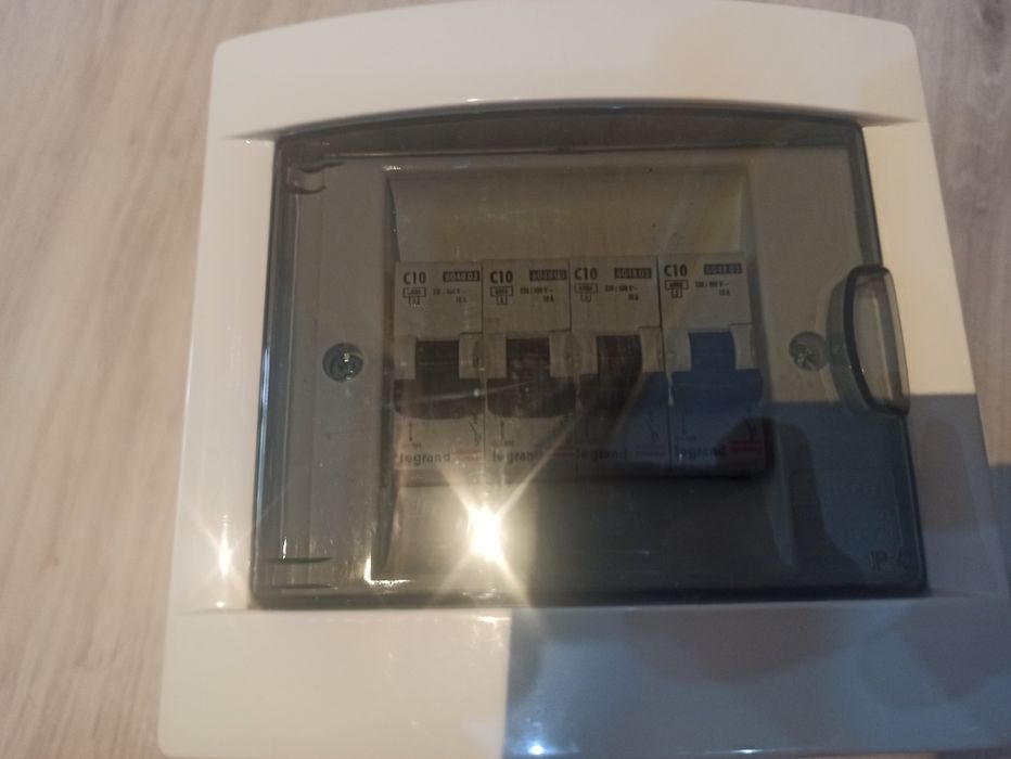 Коробка с  автоматами