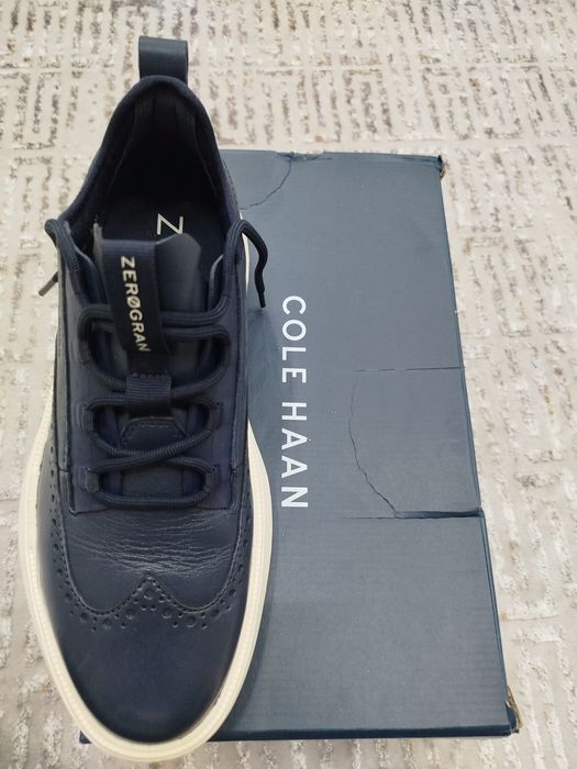 Продам кроссовку