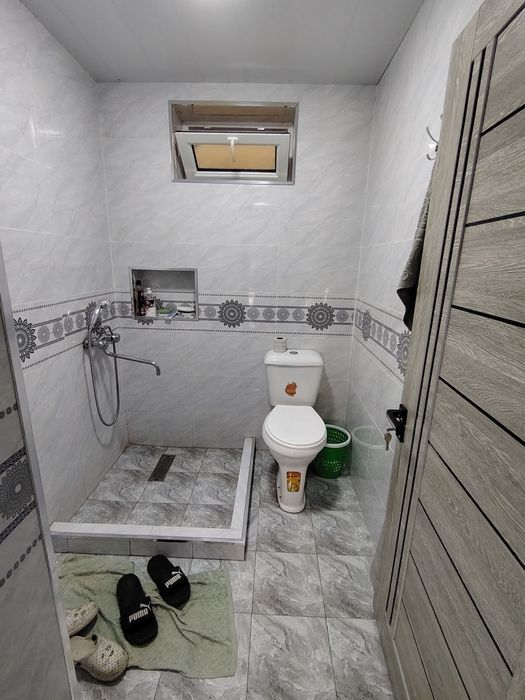 Nazarbek pushkinda zor hovli sotiladi srochna !